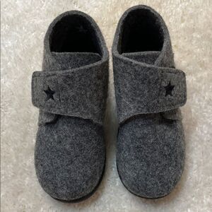 Skidders Gray Felt Star Toddler Skippers Booties Sz 10